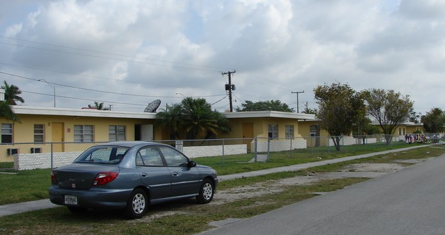 26800 SW 145th Avenue Rd in Homestead, FL - Foto de edificio - Building Photo