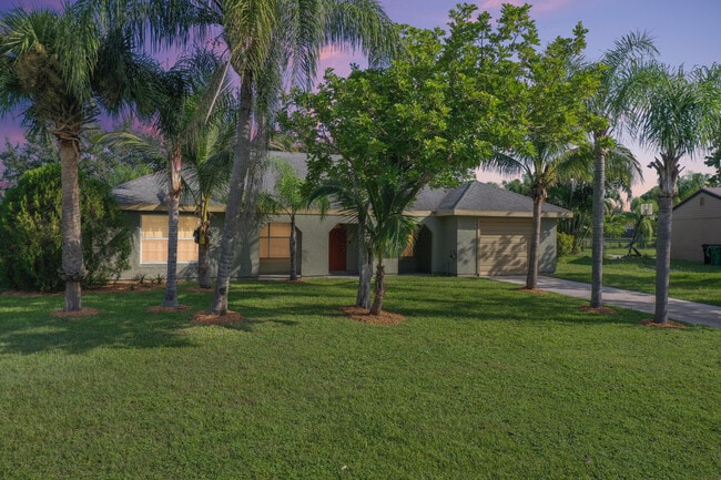 737 SW Belmont Cir in Port St. Lucie, FL - Building Photo - Building Photo