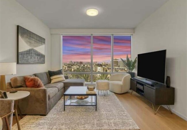 property at 877 Francisco St