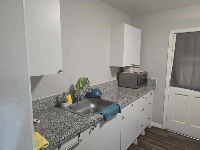 9572 Maureen Dr, Unit 1 in Garden Grove, CA - Building Photo - Building Photo