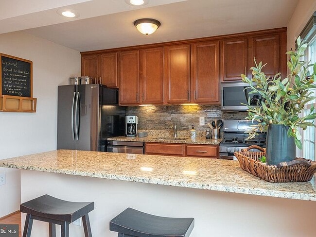 6726 W Wakefield Dr, Unit C2 in Alexandria, VA - Foto de edificio - Building Photo