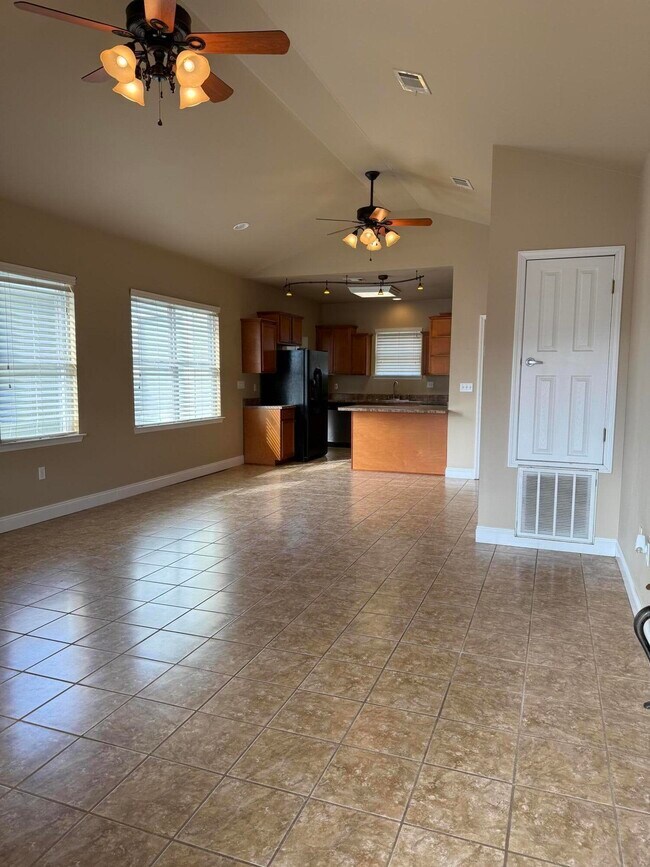 129 Daisy Ln in Defuniak Springs, FL - Building Photo - Building Photo