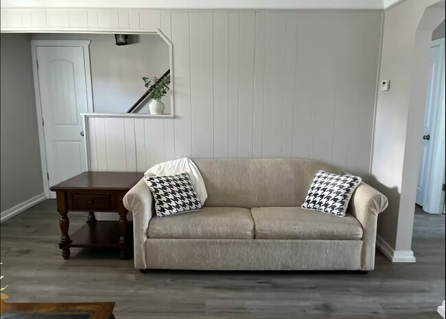 property at 326 W Bagley Rd