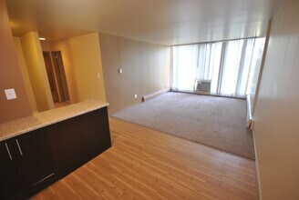 Huron Flats in Ann Arbor, MI - Building Photo - Building Photo