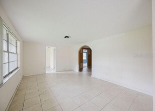 1243 Royal Oak Dr S in Dunedin, FL - Foto de edificio - Building Photo