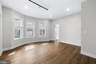 320 W King St, Unit 1 in East Berlin, PA - Building Photo - Building Photo