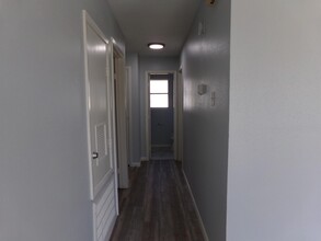 221 Austin St in Angleton, TX - Building Photo - Building Photo