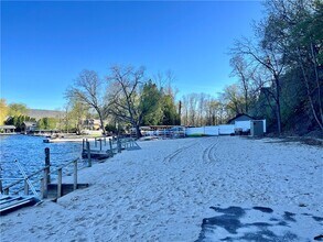 9 Harbour Ln in Canandaigua, NY - Building Photo - Building Photo