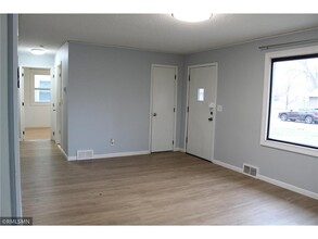 5324 48th Ave N in Minneapolis, MN - Building Photo - Building Photo