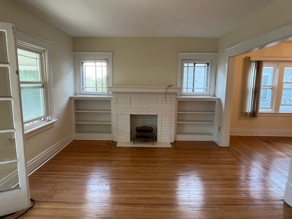 321 North Dr in Buffalo, NY - Building Photo