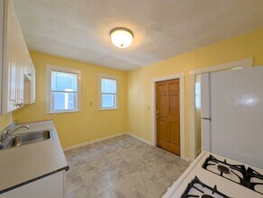 79 Conwell Ave, Unit 1 in Somerville, MA - Building Photo - Building Photo