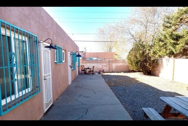 property at 525 Mesilla St SE