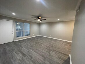 9711 Linkmeadow Ln-Unit -10 in Houston, TX - Building Photo - Building Photo