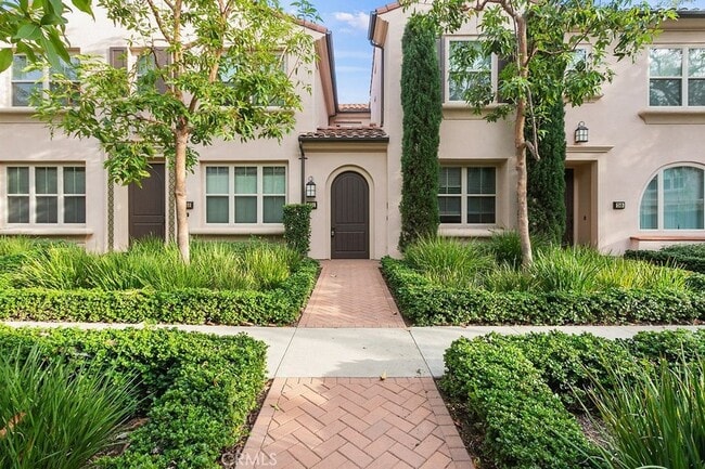251 Mayfair in Irvine, CA - Building Photo - Building Photo