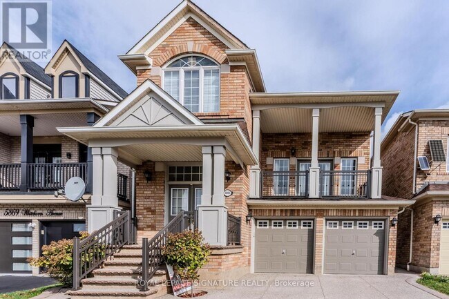 5865 Whitehorn Ave in Mississauga, ON - Building Photo - Building Photo