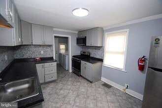 416 Lawrence St in Burlington, NJ - Building Photo - Building Photo