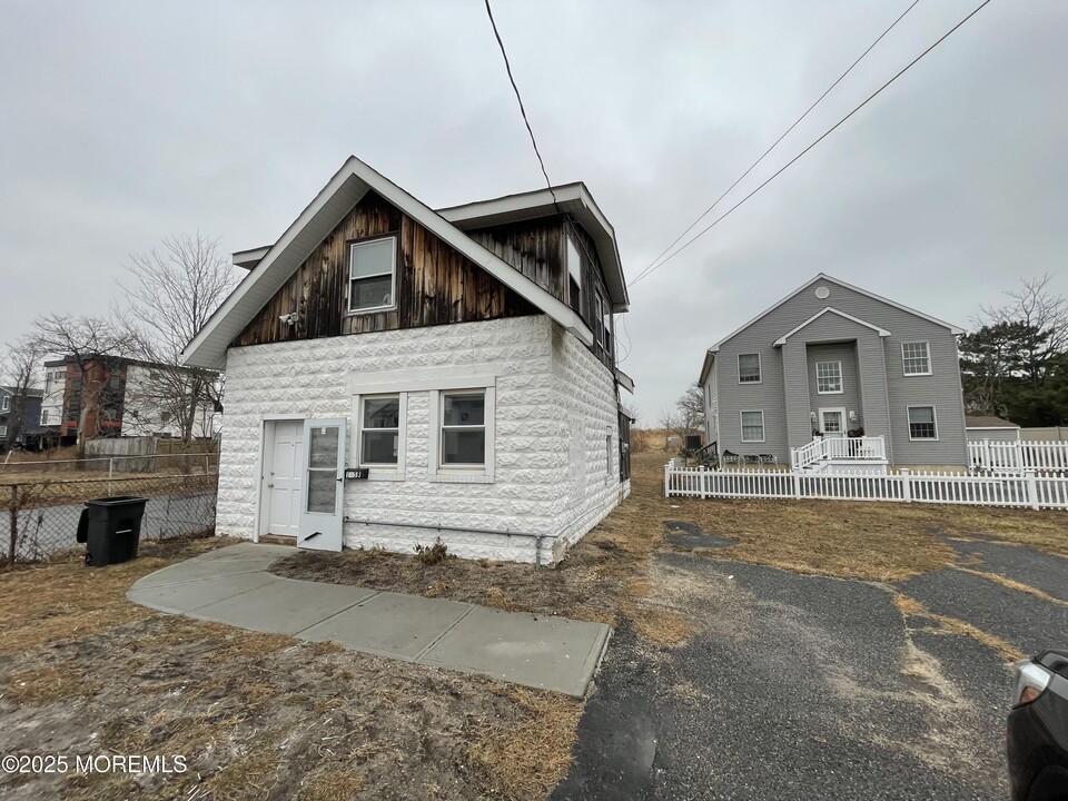 145 Shore Blvd in Keansburg, NJ - Building Photo