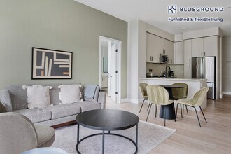 555 E Evelyn Ave in Mountain View, CA - Foto de edificio - Building Photo