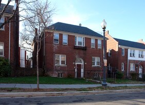 1277 Simms Pl NE in Washington, DC - Building Photo