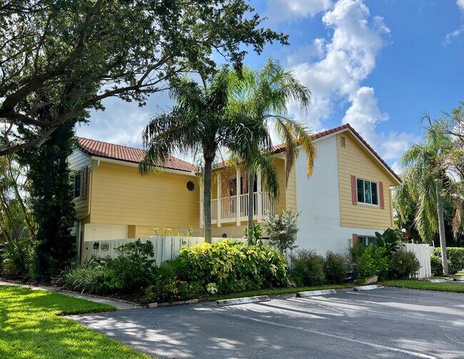 129 Seabreeze Cir in Jupiter, FL - Building Photo - Building Photo