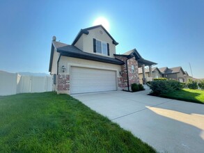 1570 N 125 W in Layton, UT - Building Photo - Building Photo