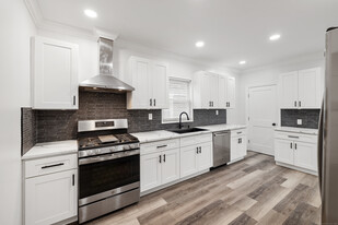 31 Elmcroft Rd in Stamford, CT - Building Photo