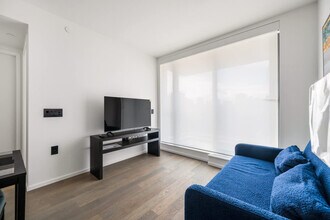 1482 Robson St in Vancouver, BC - Building Photo - Building Photo