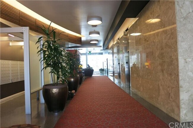3810 Wilshire Blvd, Unit 309 in Los Angeles, CA - Building Photo - Building Photo