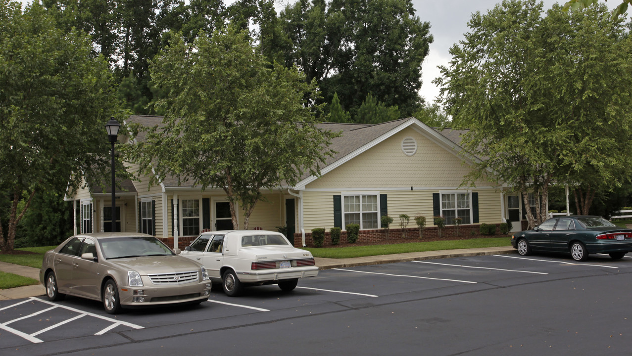 Forest Glen in Shelby, NC - Foto de edificio