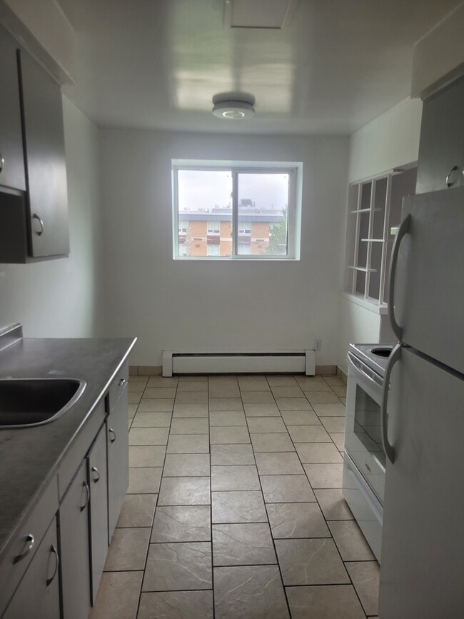 property at 16 Austin Dr