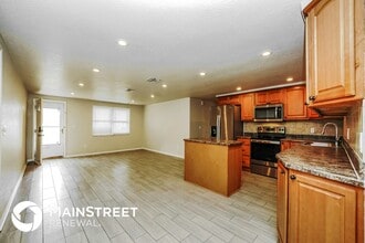 2421 Harvard Rd in DeLand, FL - Foto de edificio - Building Photo