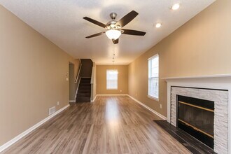 1443 Egret Ln in Greenwood, IN - Building Photo - Building Photo