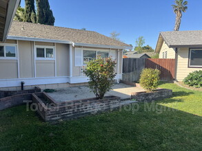 7209 Catboat Cir in Citrus Heights, CA - Building Photo - Building Photo