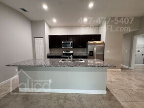 1131 Tiger St SE in Palm Bay, FL - Building Photo - Building Photo
