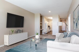 Villa Du Lac Apartment Homes in Slidell, LA - Foto de edificio - Building Photo
