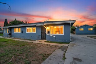 856 S Gregory St in San Diego, CA - Building Photo