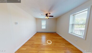 1054 Cambridge St, Unit 4R in Cambridge, MA - Foto de edificio - Building Photo