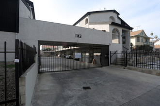 Magnolia Park Place Apartments in Los Angeles, CA - Foto de edificio - Building Photo