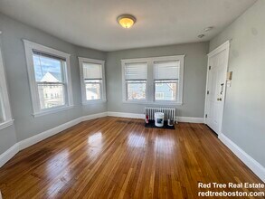 55 Brookley Rd in Boston, MA - Foto de edificio - Building Photo