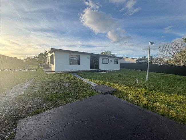 29523 SW 144th Ct in Homestead, FL - Building Photo - Building Photo