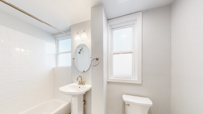 26 Chelsea St, Unit 3 in Boston, MA - Foto de edificio - Building Photo