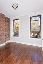 246 Mott St, Unit 10 in New York, NY - Building Photo - Building Photo