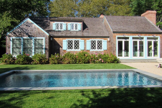 75 Mill Hill Ln in East Hampton, NY - Building Photo - Building Photo