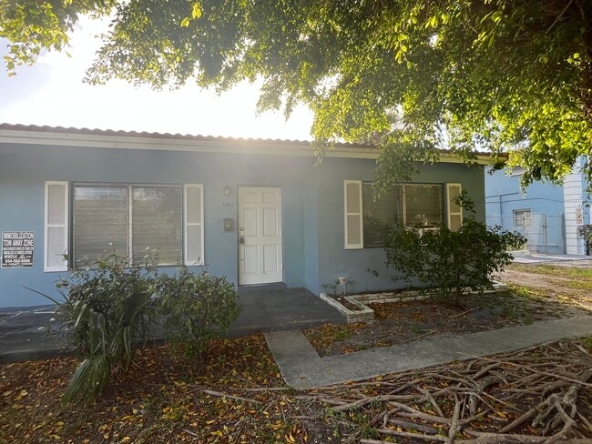 1340-1342 NE 7th Ave