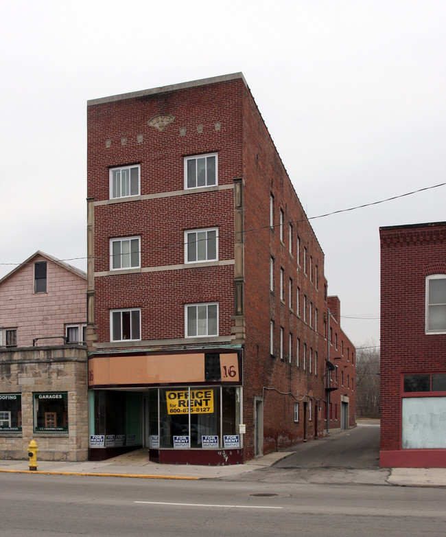 16 E Market St in Tiffin, OH - Building Photo - Building Photo