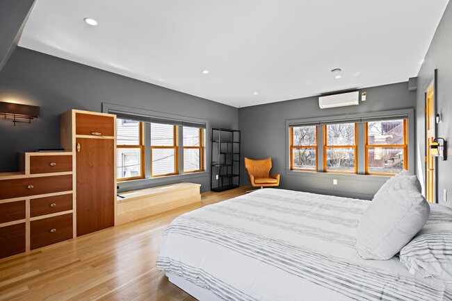 229 Oak St in Weehawken, NJ - Building Photo - Building Photo