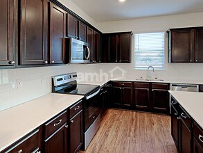 1009 Walden Woods Dr in Plant City, FL - Building Photo - Building Photo