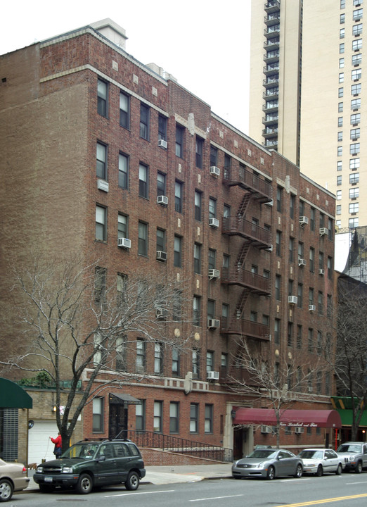 405 E 72nd St in New York, NY - Building Photo