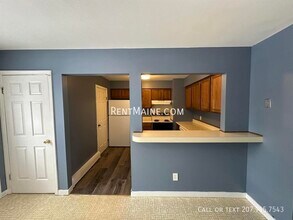 114 Main Rd S, Unit Apt E in Hampden, ME - Building Photo - Building Photo