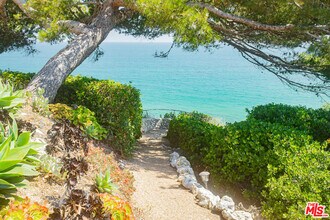 27500 Pacific Coast Hwy in Malibu, CA - Building Photo - Building Photo